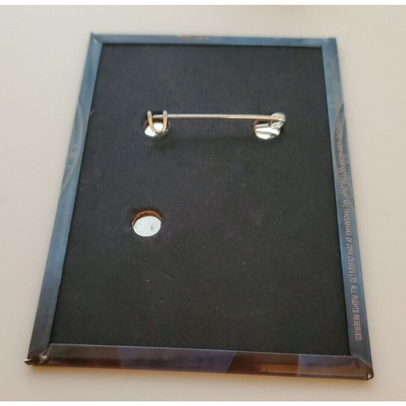 Lara Croft Tomb Raider Movie Promo Pin Button Pinback Backpack Angelina Jolie - Picture 2 of 5